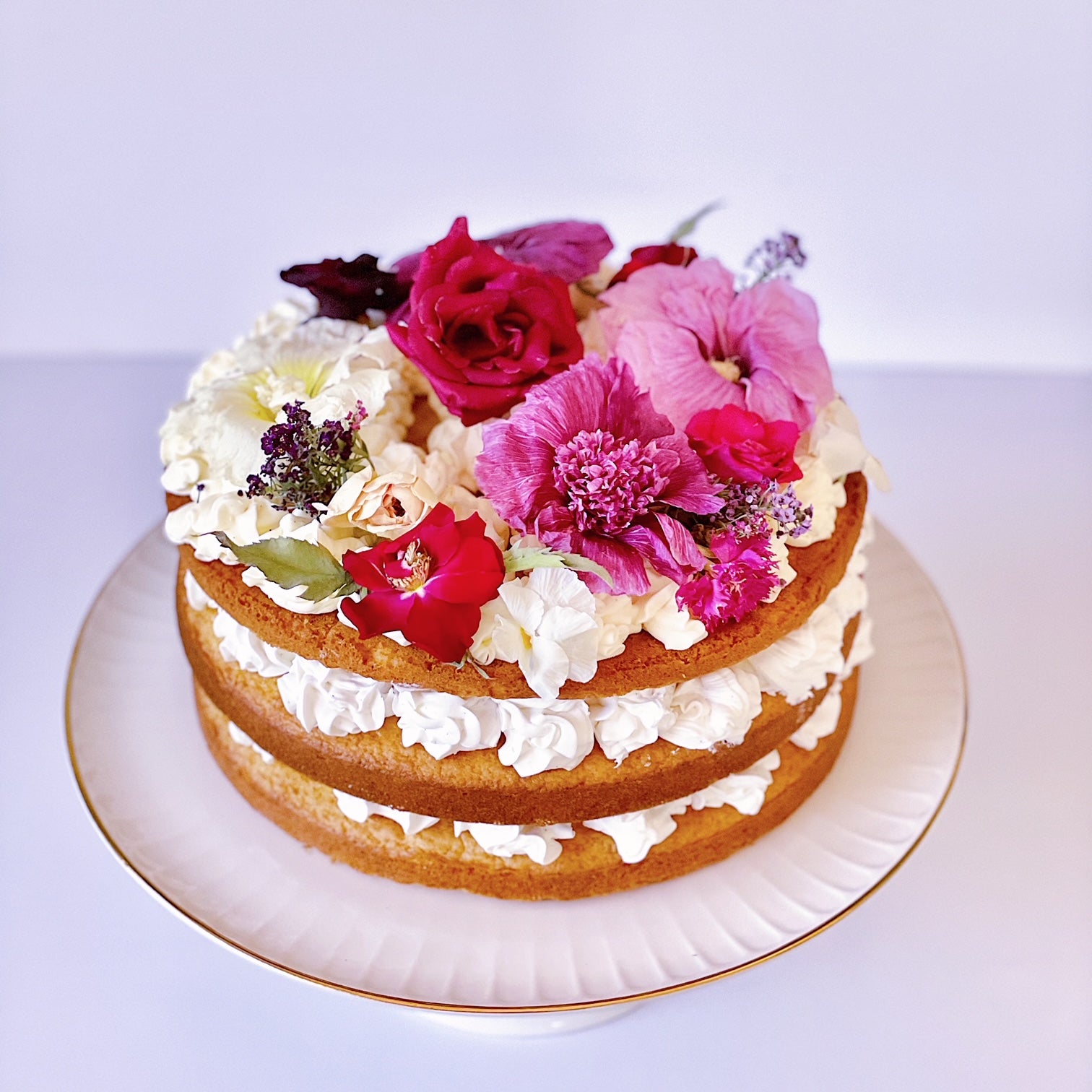 1,000+ Edible Flowers For Cakes Stock Photos, Pictures & Royalty