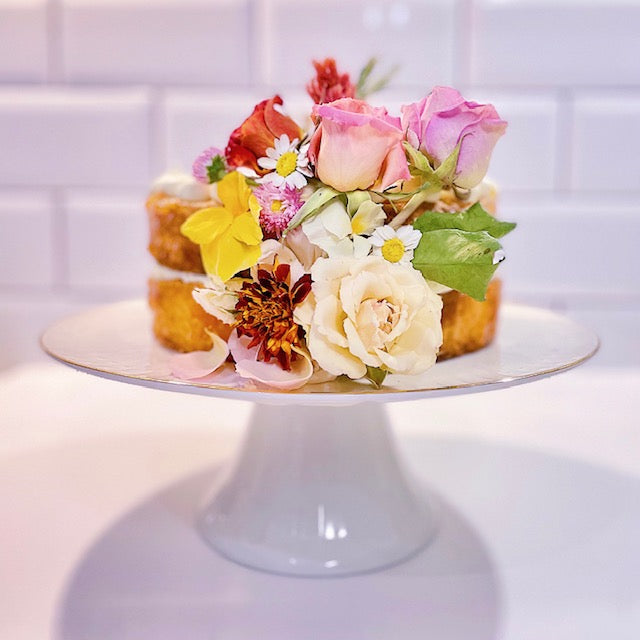 1,000+ Edible Flowers For Cakes Stock Photos, Pictures & Royalty